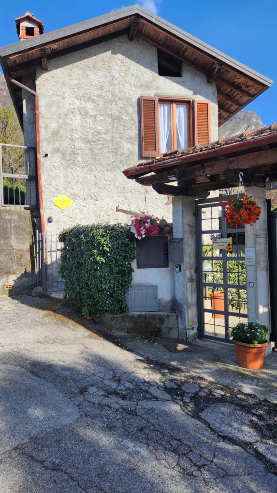 Laura'S Cottage With Lake View, Detached, 5 Kilometers From Varenna Lierna Kültér fotó
