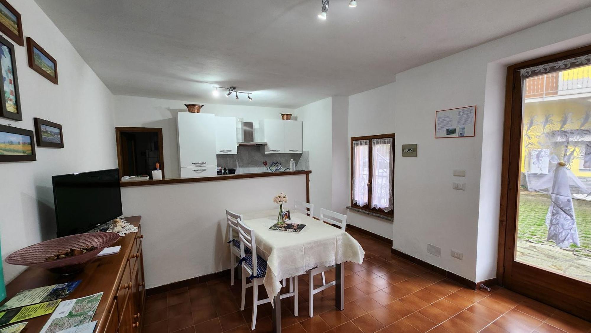 Laura'S Cottage With Lake View, Detached, 5 Kilometers From Varenna Lierna Szoba fotó