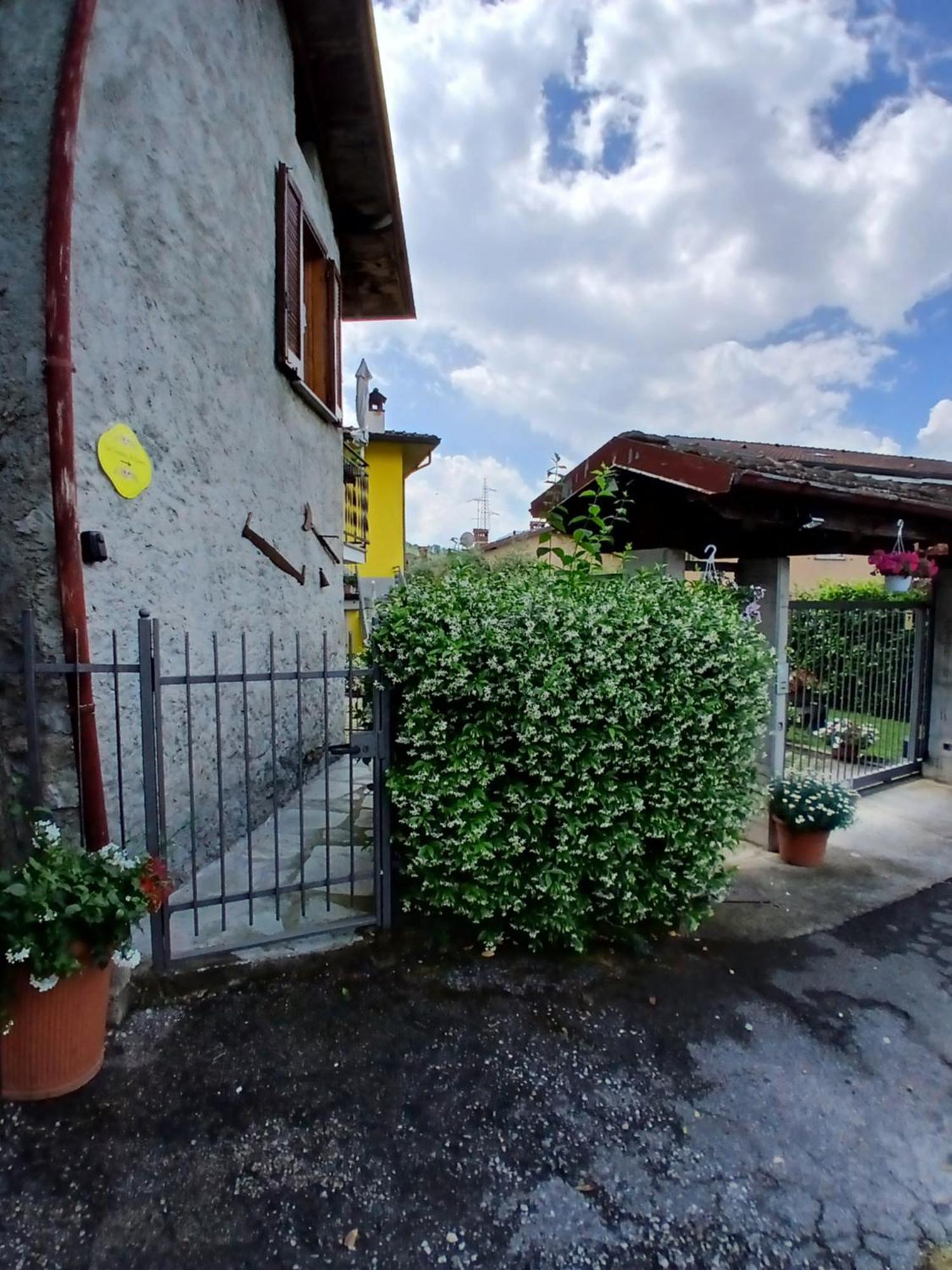 Laura'S Cottage With Lake View, Detached, 5 Kilometers From Varenna Lierna Kültér fotó