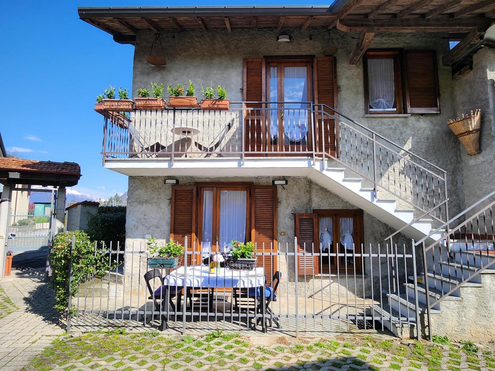 Laura'S Cottage With Lake View, Detached, 5 Kilometers From Varenna Lierna Szoba fotó