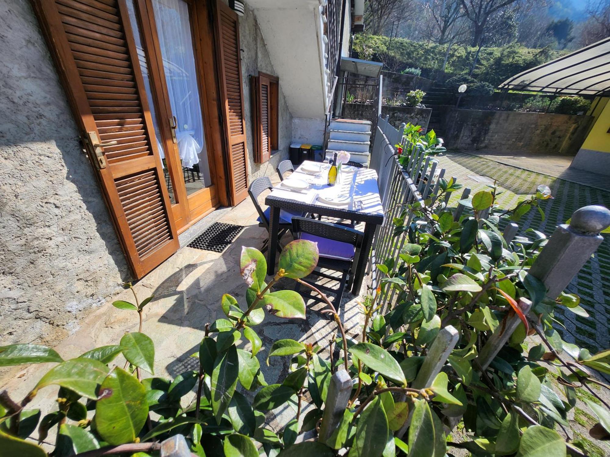 Laura'S Cottage With Lake View, Detached, 5 Kilometers From Varenna Lierna Kültér fotó